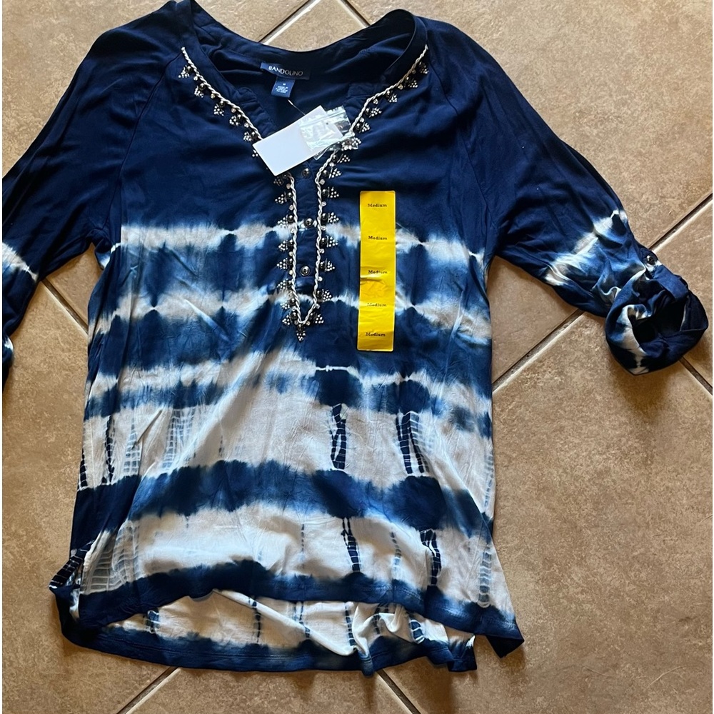 Bandolino shirt BNWT blue tie-dyec